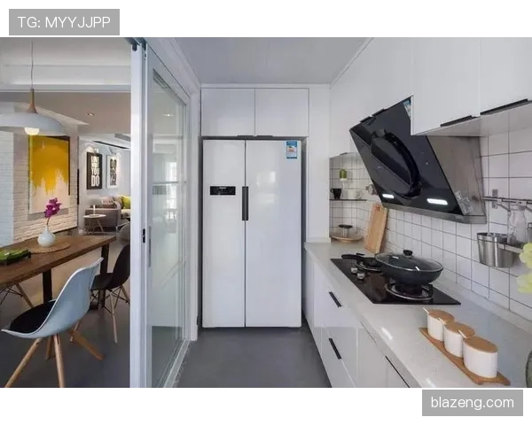 李冰洁这张机场照，化妆桌比我家厨房还讲究